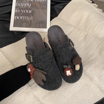 Ženske Birkenstock stil zatvorenih cipela s rivet kristalima, velurski gornji dio, gumena potplat, slip-on, visina 0–3 cm