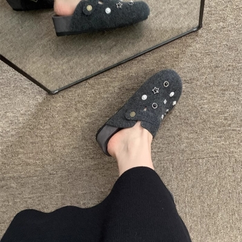 Ženske Birkenstock stil zatvorenih cipela s rivet kristalima, velurski gornji dio, gumena potplat, slip-on, visina 0–3 cm
