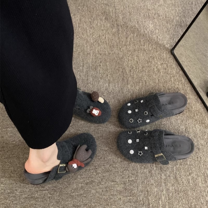 Ženske Birkenstock stil zatvorenih cipela s rivet kristalima, velurski gornji dio, gumena potplat, slip-on, visina 0–3 cm