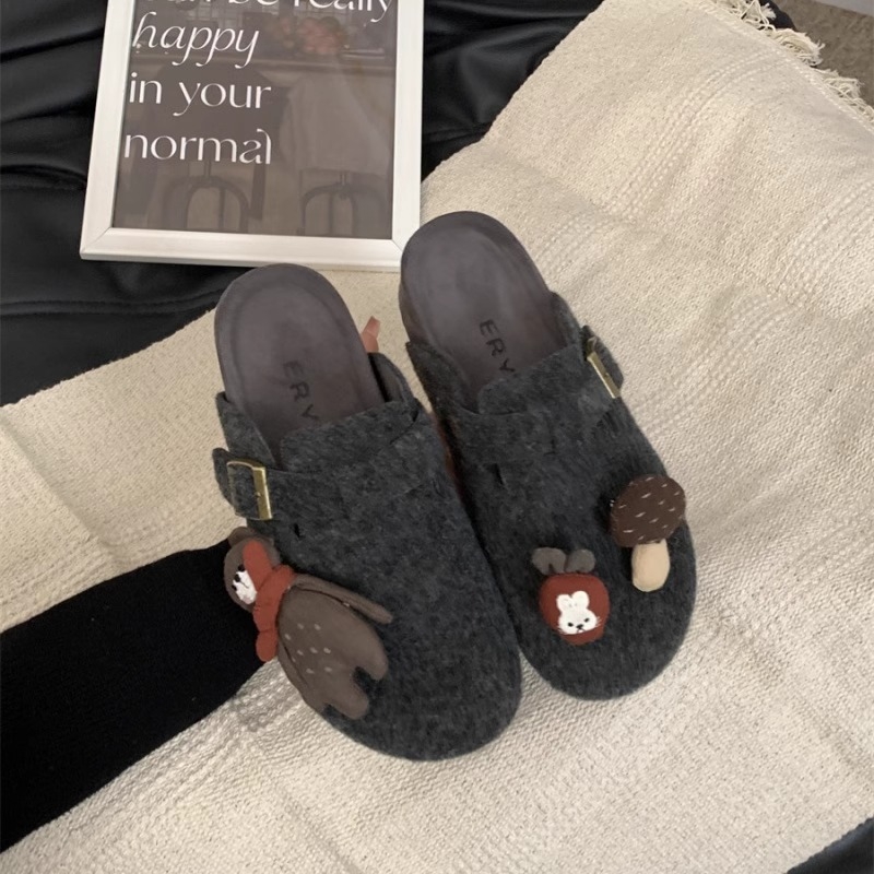 Ženske Birkenstock stil zatvorenih cipela s rivet kristalima, velurski gornji dio, gumena potplat, slip-on, visina 0–3 cm