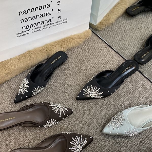 Baotou dámske poltopánky s rhinestones, kórejská verzia, francúzsky špičatý nos, PU vrchná časť, gumová podrážka