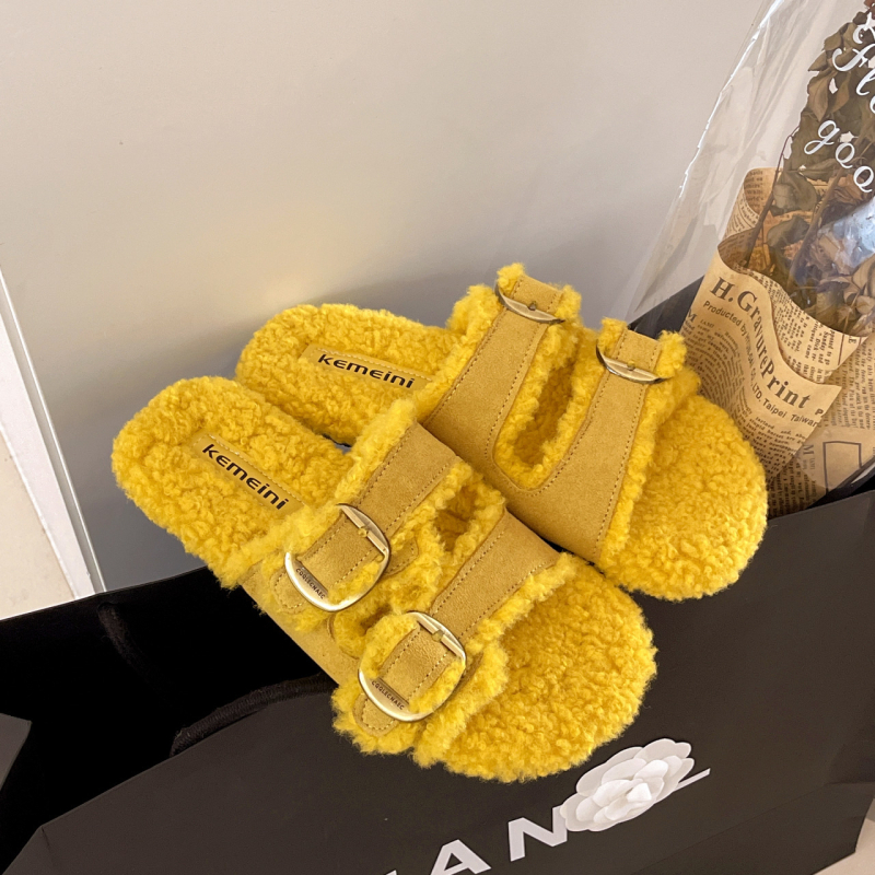 Dámske otvorené prsty topánky, s dvojitými remienkami a kovovou sponou, velúr vršok, podšívka z umelej krátkej kožušinky, gumová podrážka