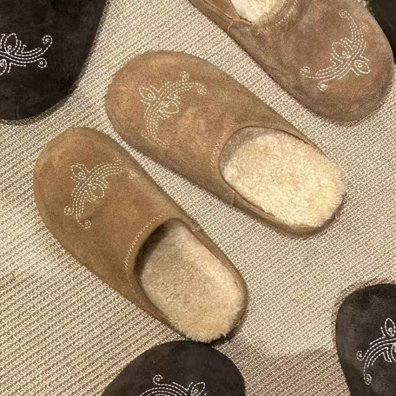 Γυναικεία Παπούτσια - Nubuk από δέρμα αγελάδας πρώτης ποιότητας, επένδυση από μαλλί αρνιού, καουτσούκ σόλα, παχιά σόλα 3–5 cm, slip-on casual