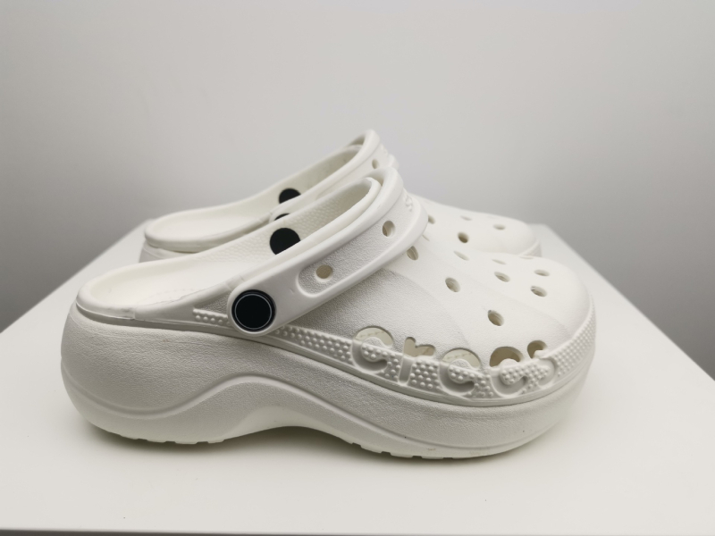 Unisex Crocs-stilu klompe s EVA gornjim i sole, lagane i prozračne za ljeto, injekcijsko oblikovanje, debeli potplat 3 cm+