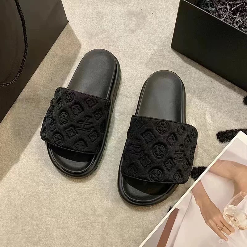 Ženske papuče s debelim đonom i Velcro kopčom, PVC gornji dio, PVC đon, PVC podstava, zaobljeni vrh prsta, retro stil