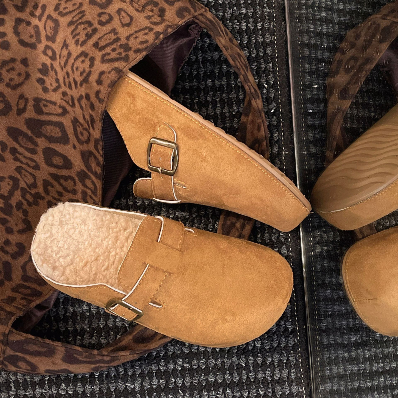 Willak ženske papuče s krznom, PVC gornji dio i potplat, Slip-On dizajn, debeli potplat 3–5 cm, ravna potpetica