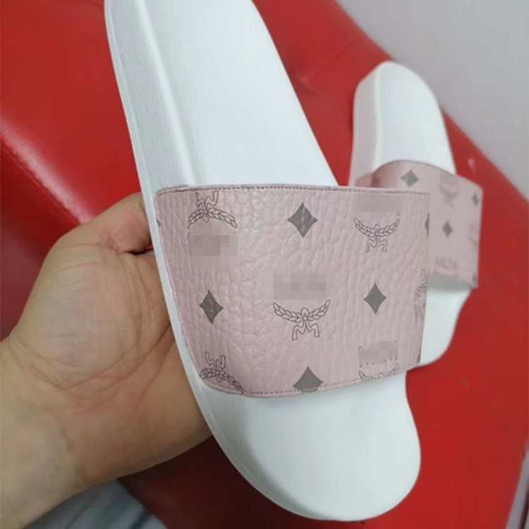 Papuče s printom slova M, gumeni gornji dio i potplata, PVC podstava
