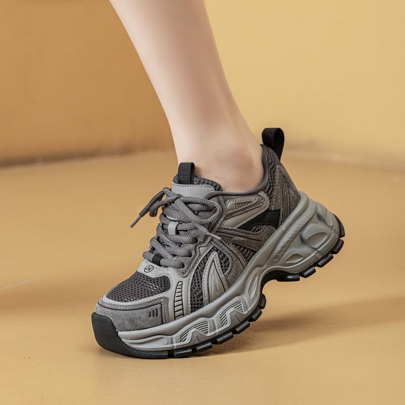 Ženske tenisice u stilu Dad Shoes s fleece podstavom i debelom potplatom, prednje vezanje, visok gornji dio, gornji materijal: Pigskin + umjetna koža + tekstil, okrugli vrh, 3-5 cm peta, protuklizna podloga