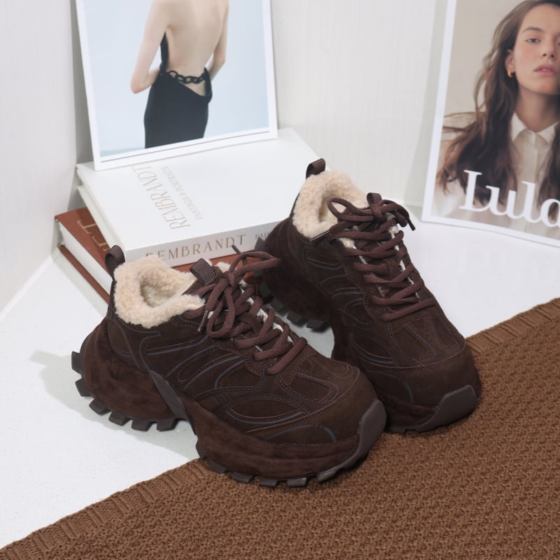 Női bőrből készült platformos sportcipő, vastag talppal, elől fűzőzár, lélegző technológia, belső műszőrös bélés