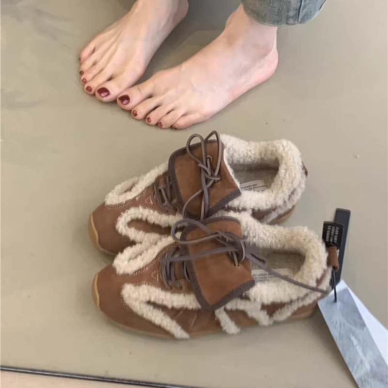 Ženske tenisice za trening od prave kože, s umjetnom kratkom plišom, casual-sport stil, niski 1–3 cm, plitak otvor ispod 7 cm