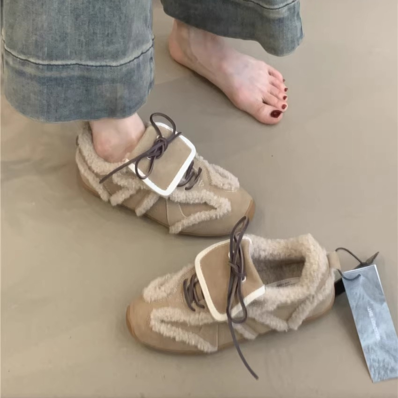 Ženske tenisice za trening od prave kože, s umjetnom kratkom plišom, casual-sport stil, niski 1–3 cm, plitak otvor ispod 7 cm