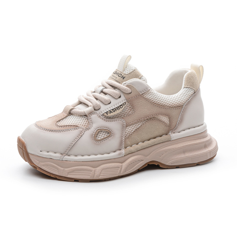 Ženske tenisice u stilu dad shoes, prozračni gornji dio od prve slojevne teleće kože i tekstila, lagani EVA đon, okrugli vrh, visina pete 3–5 cm, vezanje na vezice