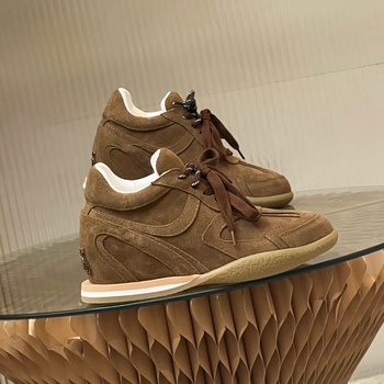 Ženske tenisice s unutarnjim povećanjem visine od 7 cm, suede gornji dio, visok stil, vezanje, gumeni đon