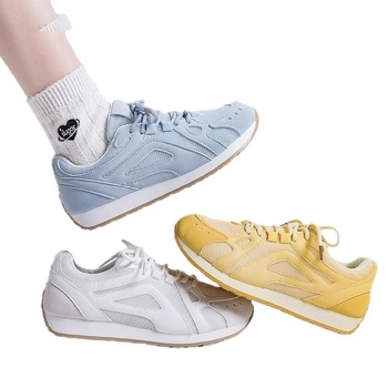 Dámske športové tenisky s vyvýšenou podrážkou 3–5 cm, PU vrchná časť, gumová podrážka, EVA vložka, šnúrky vpredu