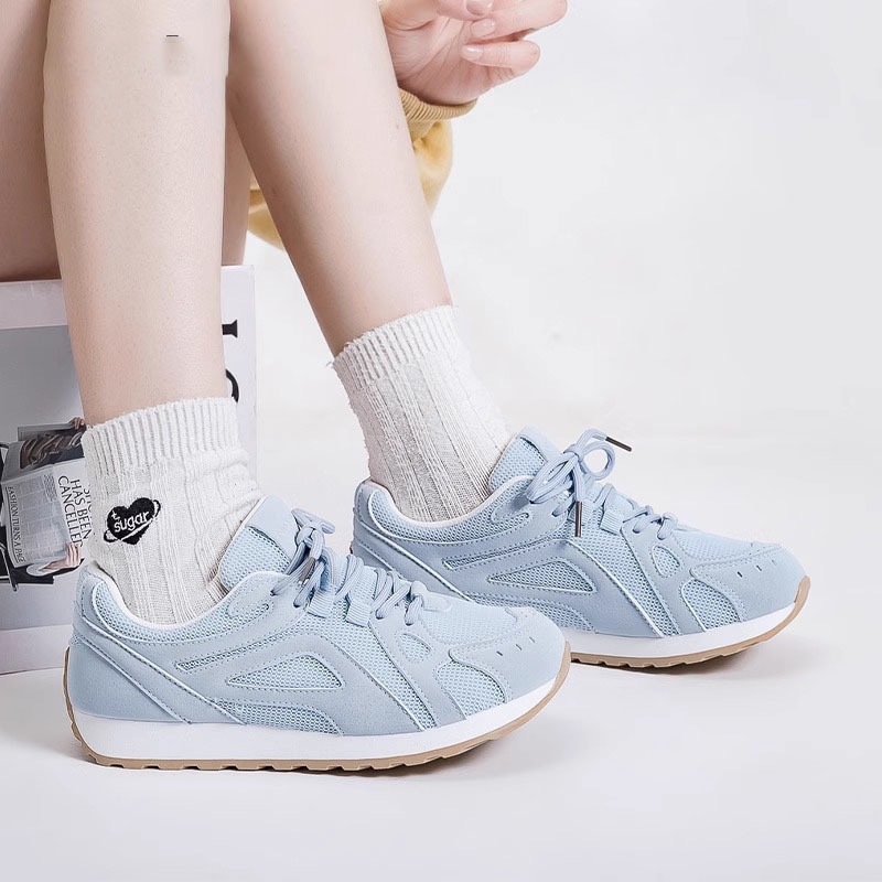 Dámske športové tenisky s vyvýšenou podrážkou 3–5 cm, PU vrchná časť, gumová podrážka, EVA vložka, šnúrky vpredu