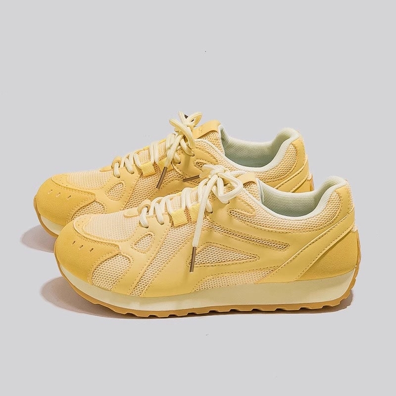 Dámske športové tenisky s vyvýšenou podrážkou 3–5 cm, PU vrchná časť, gumová podrážka, EVA vložka, šnúrky vpredu