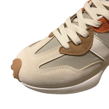 Športové tenisky v korejskom štýle: PU vrchný materiál, gumová podrážka, okrúhla špička, šnúrky, stredné vysoké pre členok