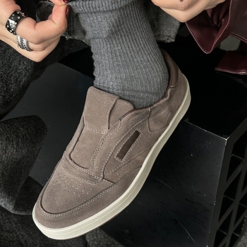 Dámske tréningové tenisky v Korean Style, vrch z teľacej kože, okrúhla špička, šnúrky vpredu, gumová podrážka, nízky podpätok 1–3 cm