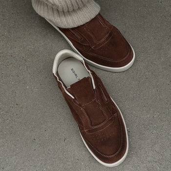 Dámske tréningové tenisky v Korean Style, vrch z teľacej kože, okrúhla špička, šnúrky vpredu, gumová podrážka, nízky podpätok 1–3 cm