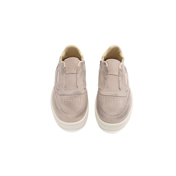 Dámske tréningové tenisky v Korean Style, vrch z teľacej kože, okrúhla špička, šnúrky vpredu, gumová podrážka, nízky podpätok 1–3 cm