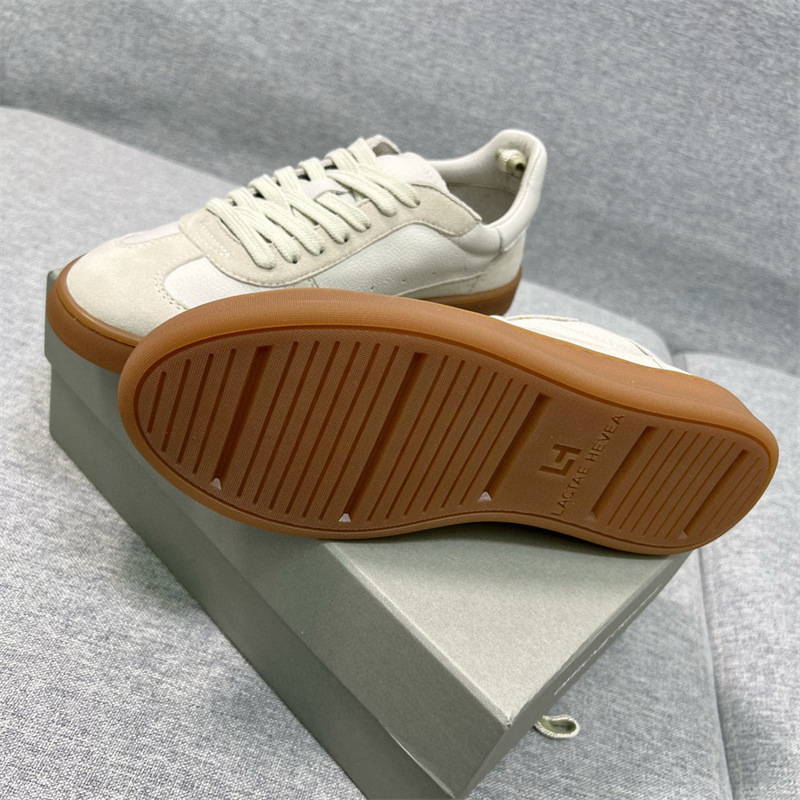 Casual prozračne tenisice od kravlje kože, s prednjim vezivanjem, podstava od ovčje kože, gumeni potplat