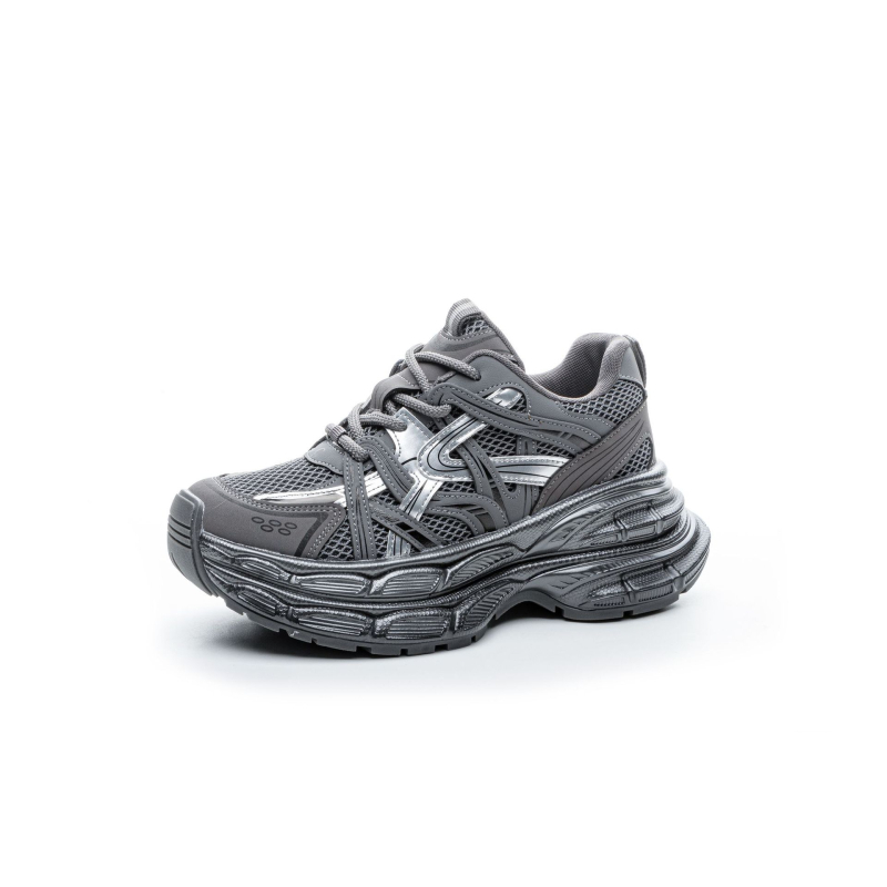 Patike tipa dad shoes s gornjim dijelom od mikrovlakna, okrugli vrh, peta 6-8 cm, ljepiva guma potplat, ulošak od prirodne kože