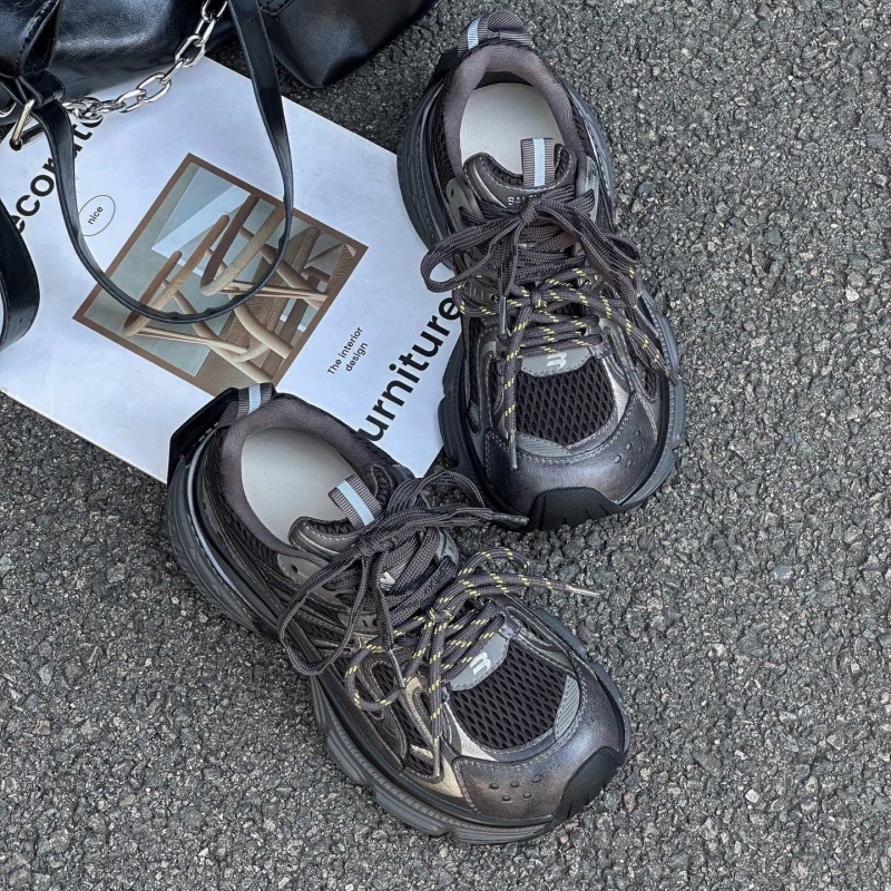 Ženske tenisice tipa Dad Shoes s debelim petom, gornji dio: koža druge klase + umjetna koža + tkanina; uložak: prirodna koža; đon: PU; visina pete: 3–5 cm