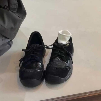 Ženske tenisice od velura s gumom na podrážci, prednje vezivanje, okrugli vrh, niski profil, retro stil