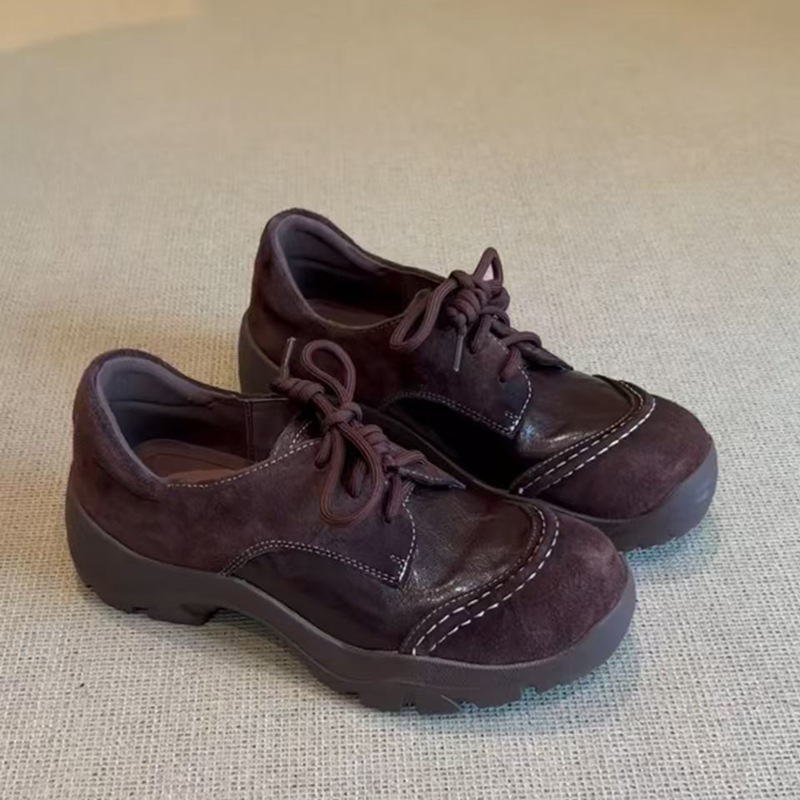 Ženske tenisice od velura s gumom na podrážci, prednje vezivanje, okrugli vrh, niski profil, retro stil