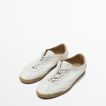 Ženske casual sportske cipele od prave kože - vezanje, okrugli vrh, niski gornji dio, gumeni potplat