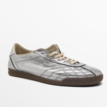 Ženske casual sportske cipele od prave kože - vezanje, okrugli vrh, niski gornji dio, gumeni potplat