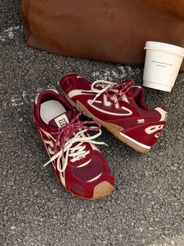 Ženske tenisice German Army Trainer s nubukom za gornji dio, mrežasti unutarnji dio, okrugli vrh, prednje vezivanje, peta 3–5 cm