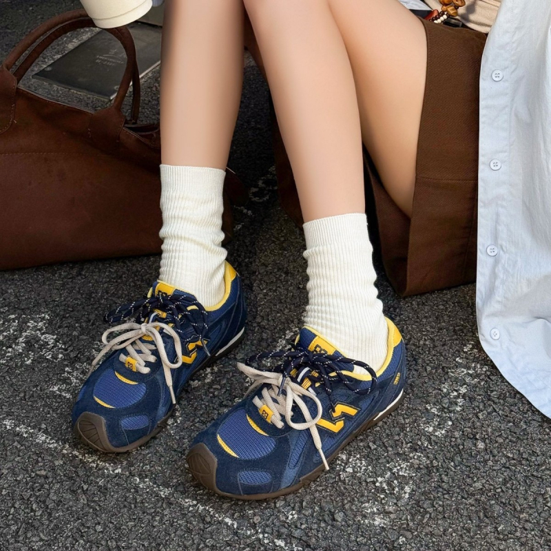 Ženske tenisice German Army Trainer s nubukom za gornji dio, mrežasti unutarnji dio, okrugli vrh, prednje vezivanje, peta 3–5 cm