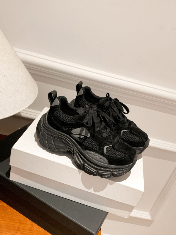 Ženske cipele tipa Dad Shoes, gornji dio od prave kože, peta 6–8 cm, okrugli vrh, gumeni potplat