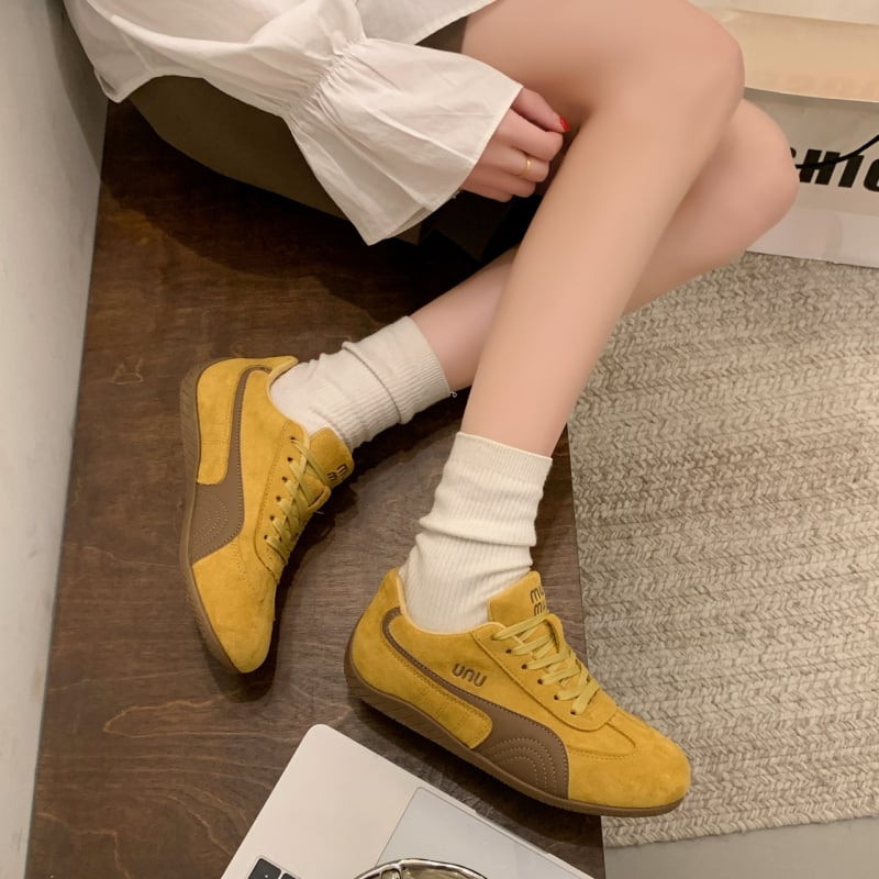 Ženske njemačke trenirke tenisice, gornji dio od sintetičke kože, okrugli vrh, prednje vezanje, niski potplat 1–3 cm, gumena potplata Goodyear