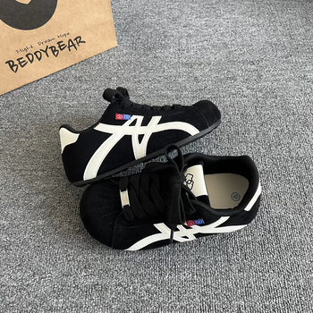 Ženske retro tenisice od nubuka s niskim krojem, vezanje sprijed, gumeni đon, udobne za jesen