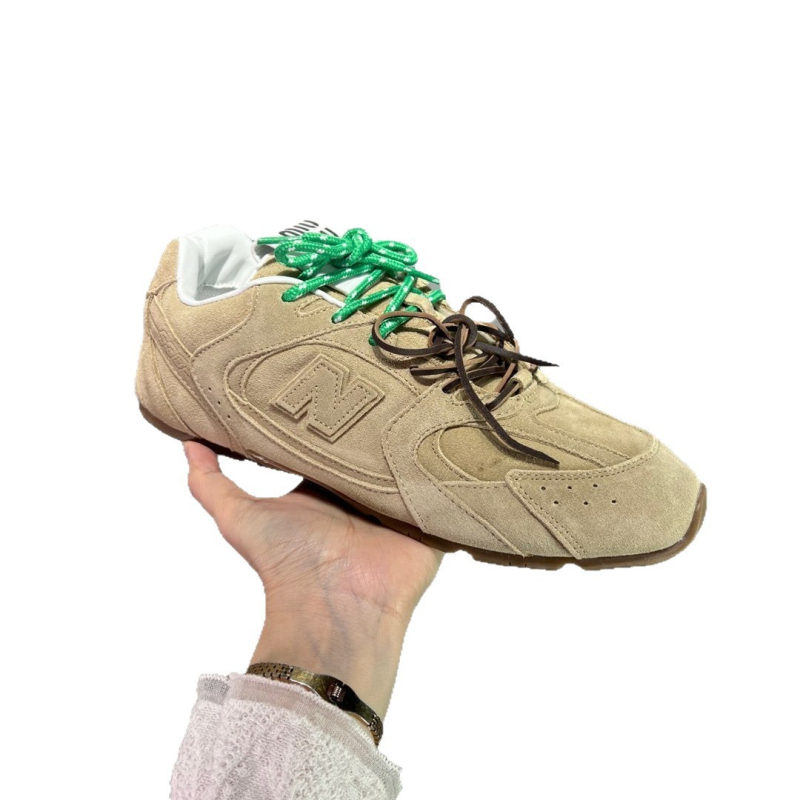 Forrest Gump tenisice s gornjim dijelom od prave kože, potplat od tetive goveđeg, okrugli vrh, niski pet 1–3 cm, pamukasta podstava