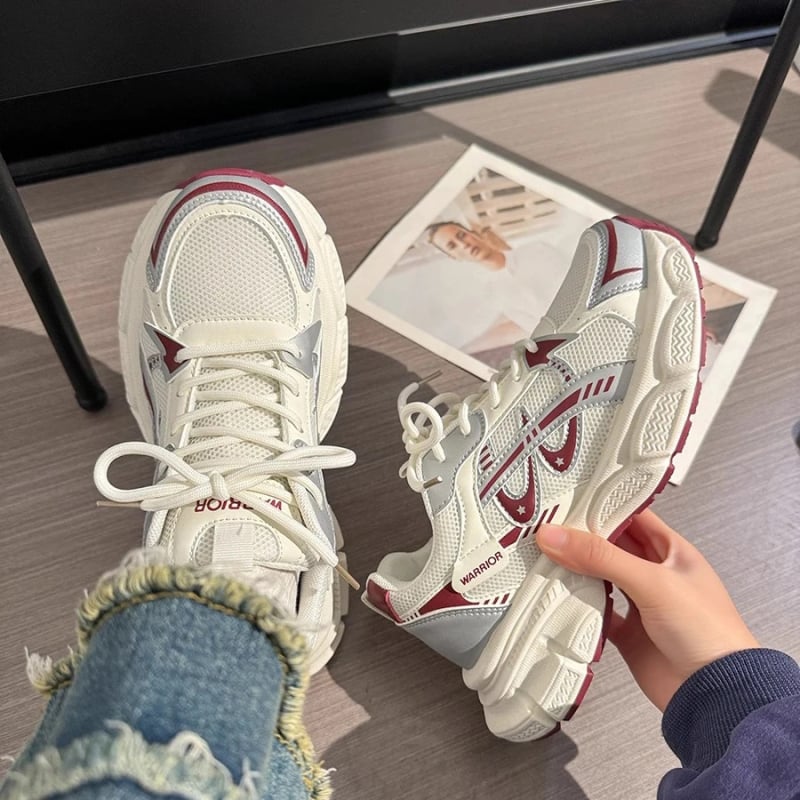 Ženske chunky tenisice s debelim potplatom, gornji dio od mikrovlaknaste kože, prugasti uzorak, klinički potplat 4,5 cm, vezanje