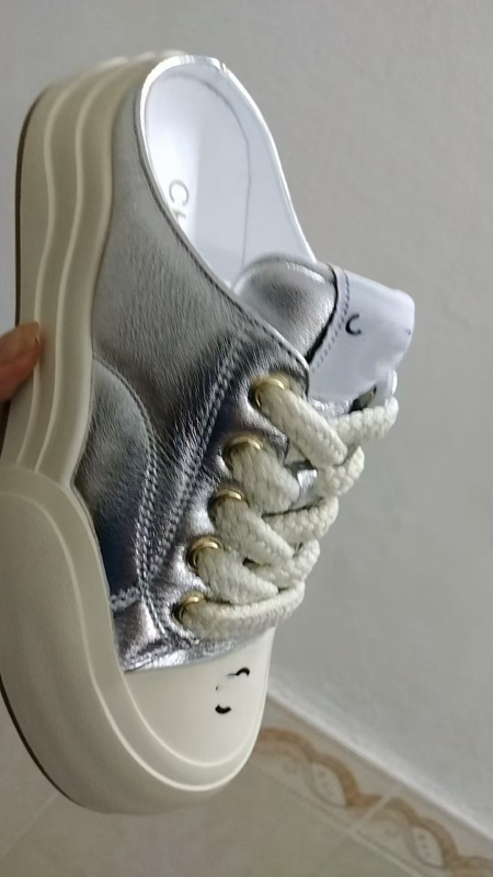 Sieviešu sporta apavi no aitādas ādas, ar paaugstinātu blīvu zoli, šņorēm, ikdienas stils