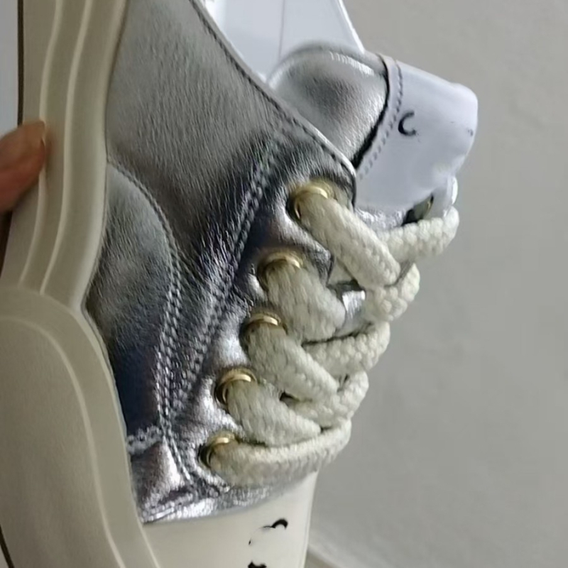 Sieviešu sporta apavi no aitādas ādas, ar paaugstinātu blīvu zoli, šņorēm, ikdienas stils