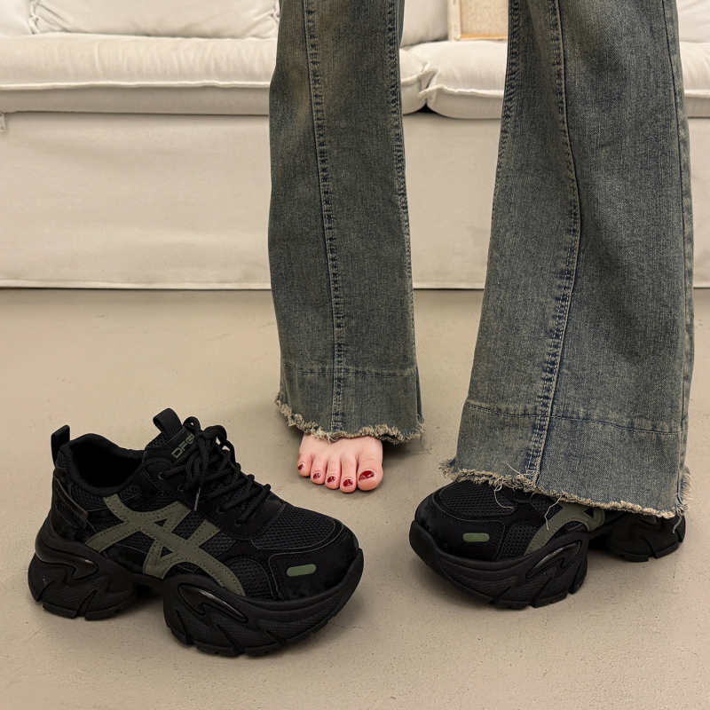 Sieviešu sneakers ar biezu zoli augstumam, elpojošs tīkla augšējais slānis, gumijas zole (Rudens 2025)