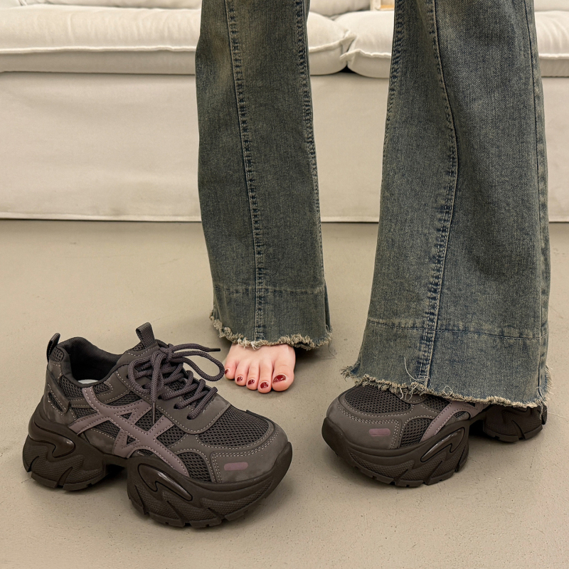 Sieviešu sneakers ar biezu zoli augstumam, elpojošs tīkla augšējais slānis, gumijas zole (Rudens 2025)