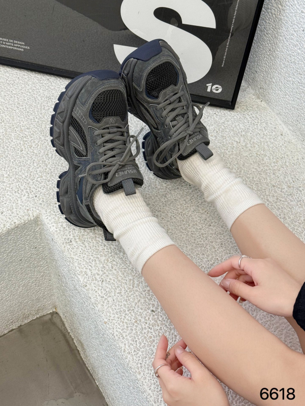 Ženske tenisice Dad Shoes s patchwork dizajnom — gornjište od kravlje kože + umjetna koža + tkanina, prednje vezanje, patchwork uzorak, srednje visoka potpetica 3–5 cm, ulošak od umjetnoga krzna