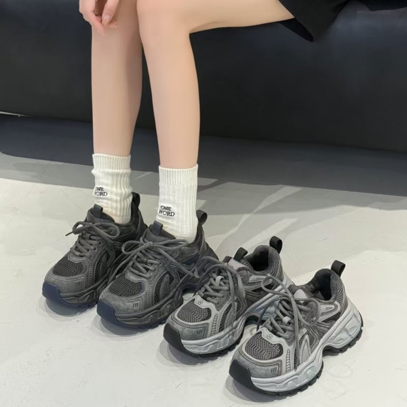 Ženske tenisice Dad Shoes s patchwork dizajnom — gornjište od kravlje kože + umjetna koža + tkanina, prednje vezanje, patchwork uzorak, srednje visoka potpetica 3–5 cm, ulošak od umjetnoga krzna