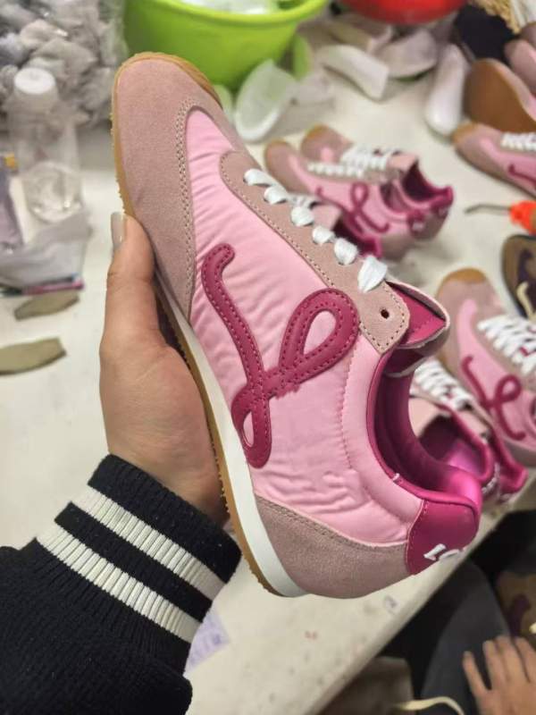 Unisex tenisice od sintetičke kože, zaobljeni vrh prstiju, kopčanje s vezicama sprijed, PU uložak, niski pet 1–3 cm