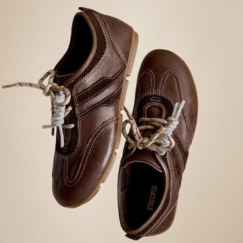 Női Forrest Gump-stílusú bőrfelsőjű alacsony tornacipő, fűzős, latex talpbetét, gumitalp, lélegző és könnyű, 2025 őszén megjelenés