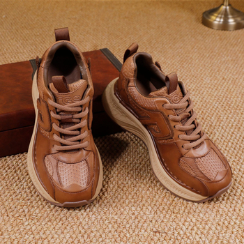 Ženske Forrest Gump tenisice s retro stilom i debelom potplatom, gornji dio od kože prvog sloja, potplat od pjenaste gum, vezivanje, prozračnost, niska peta 1-3 cm