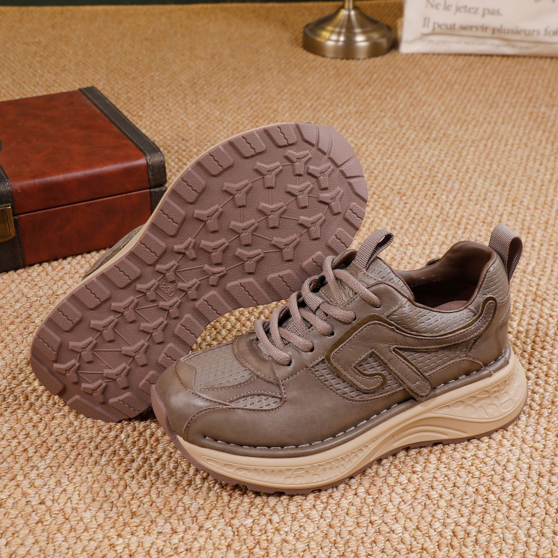 Ženske Forrest Gump tenisice s retro stilom i debelom potplatom, gornji dio od kože prvog sloja, potplat od pjenaste gum, vezivanje, prozračnost, niska peta 1-3 cm