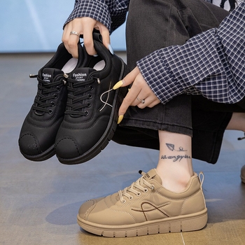 Női platform cipők szintetikus bőrből, fűzővel, alacsony sarok 1–3 cm, gumitalp.