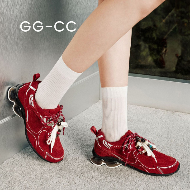 Γερμανικά στρατιωτικά παπούτσια προπόνησης με σουέντ άνω, στρογγυλή μύτη, χαμηλή φτέρνα 1–3 εκ, μπροστινό δέσιμο με κορδούλια